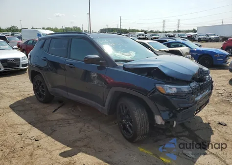 2024 Jeep Compass Latitude from USA, damaged, VIN 3C4NJDBN9RT166696